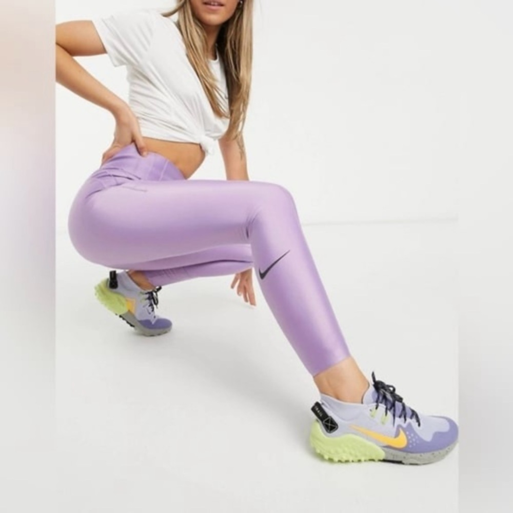 SOLD!! Nike Women’s City Ready 7/8 Training Leggings Size L
